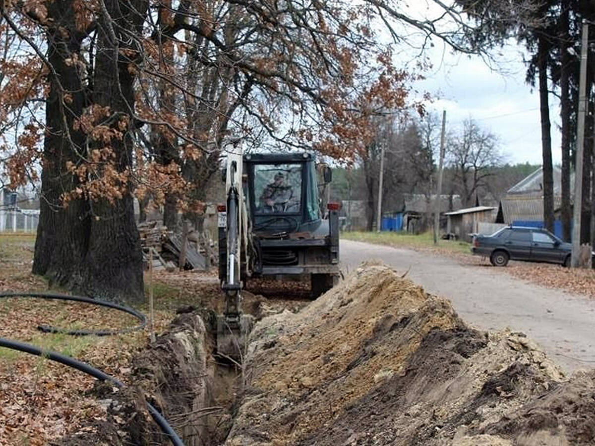 В поселке Суземка Брянской области ведутся работы по улучшению системы водоснабжения