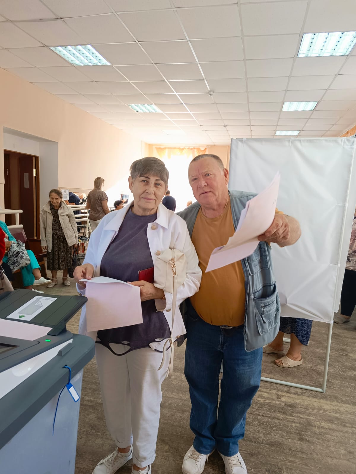 В Почепе одной из первых проголосовала семья Межуевых