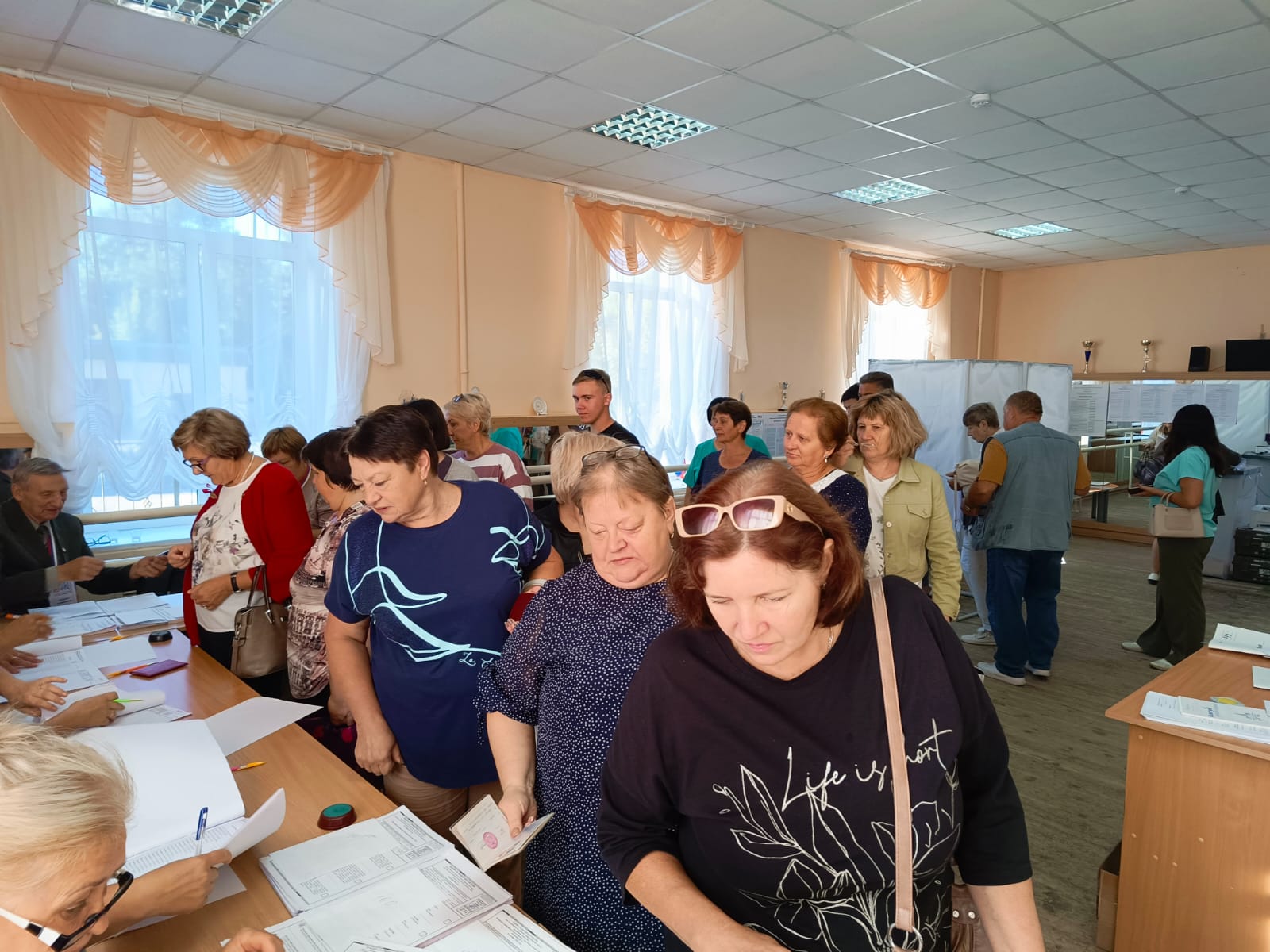 В Почепском районе избиратели активно идут на выборы