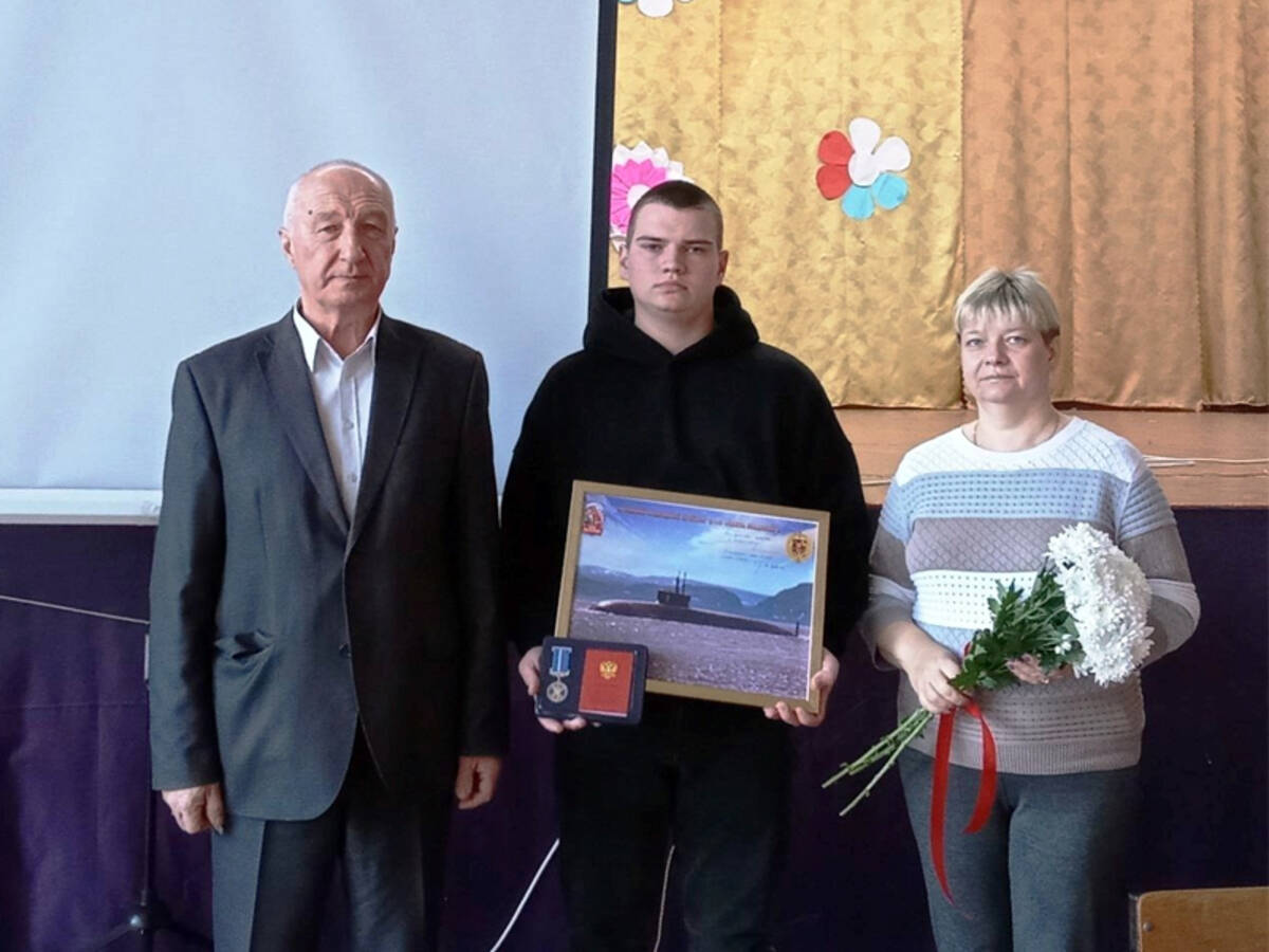 В Брянском аграрном техникуме торжественно встретили своего героя