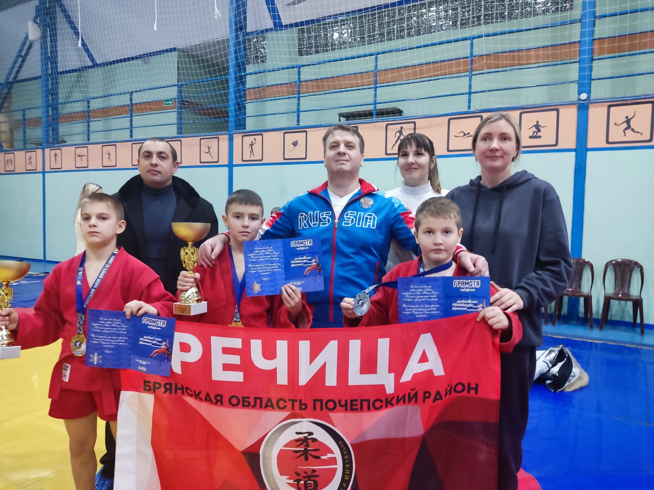 Единой и сплочённой командой выступили Речицкие борцы на межрегиональном турнире по борьбе самбо «Новогодний кубок Варяга»