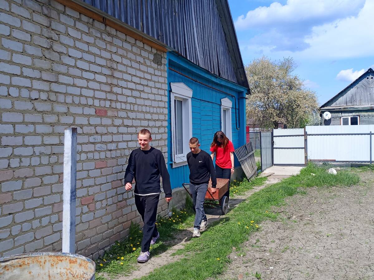 На Брянщине комаричские школьники помогают матерям участников СВО
