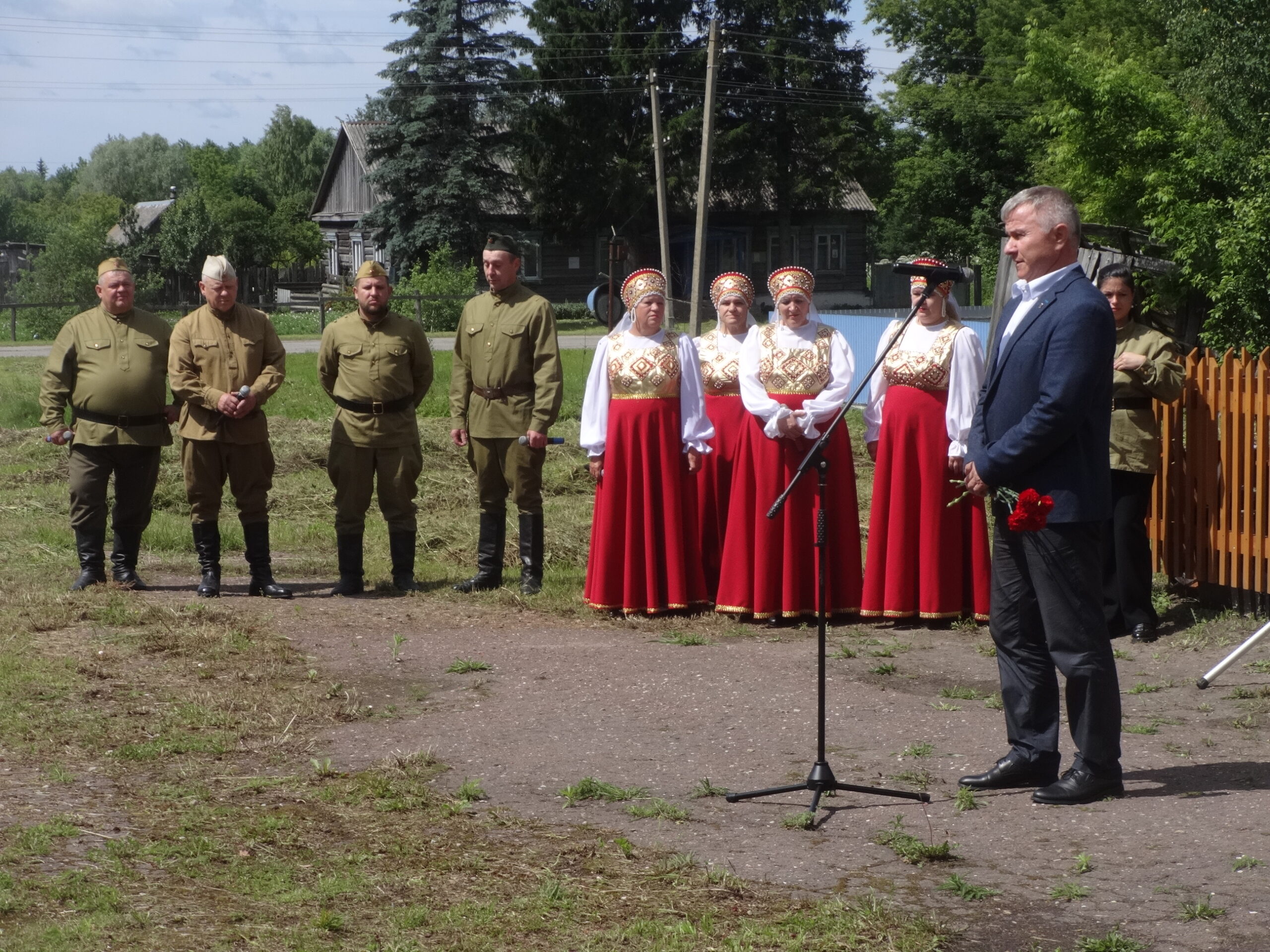 Митинг «Партизанскими тропами» состоялся в селе Старо-Красная Слобода Почепского района