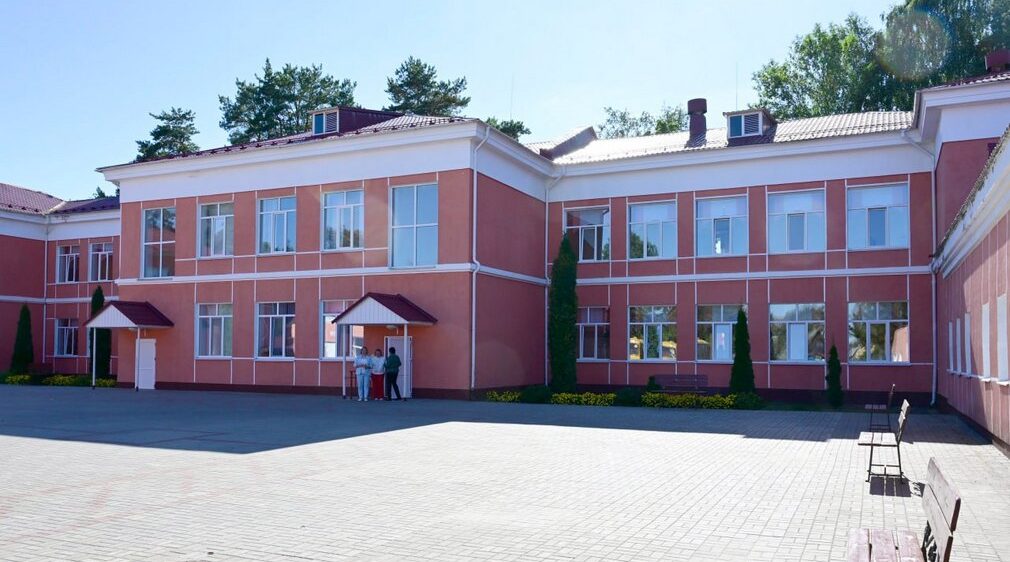 В Унече школа № 5 отметила свой 90-летний юбилей