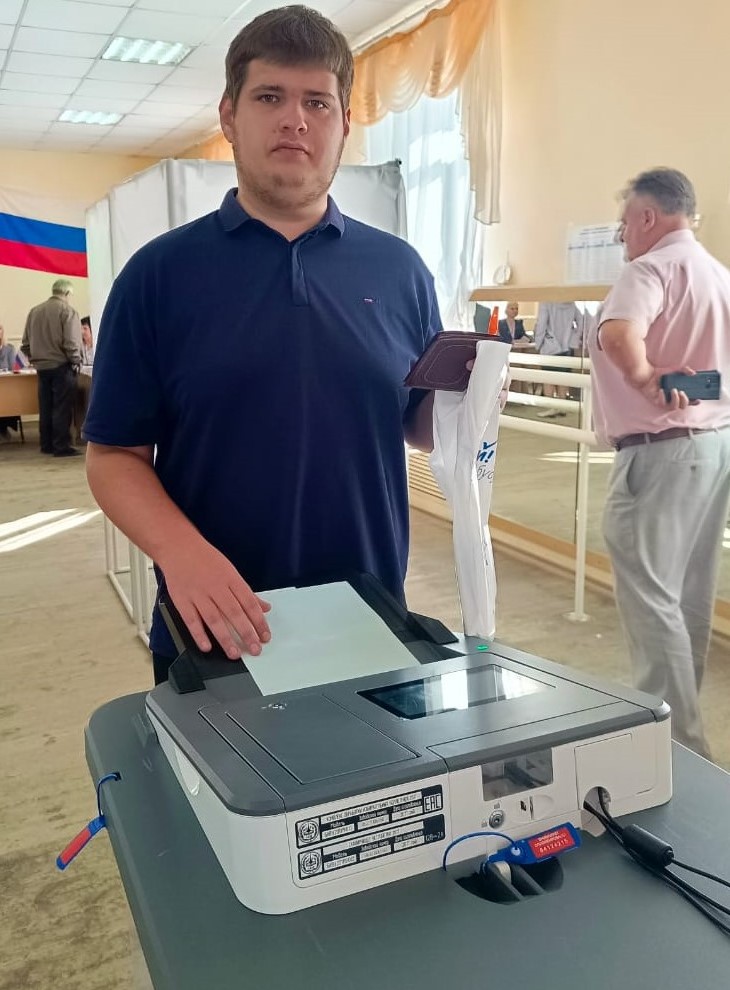 Студент  Евгений Гуляков впервые принял участие в выборах.