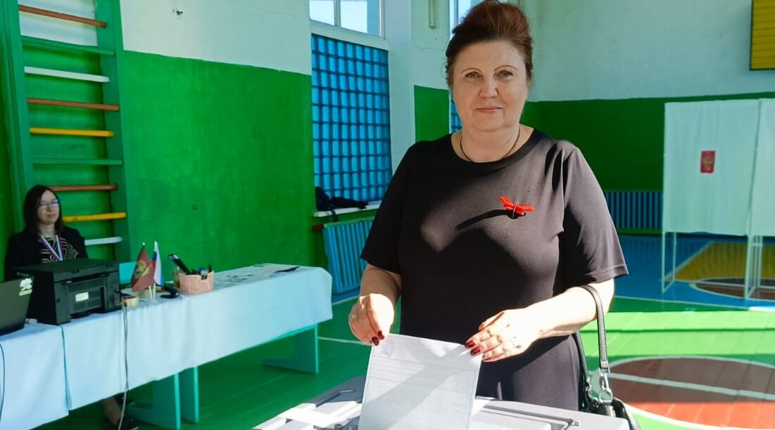Глава администрации Почепского района  приняла участие в голосовании