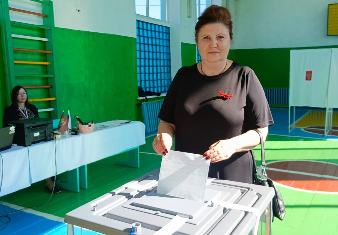Глава администрации Почепского района  приняла участие в голосовании