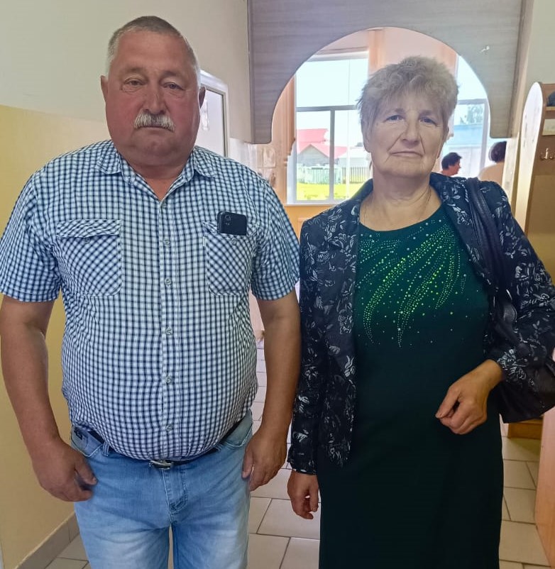 Жители Почепского района голосуют семьями