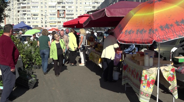 В Брянске продолжили работу ярмарки выходного дня
