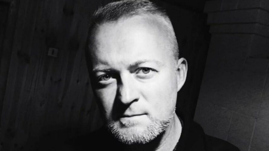 Артист брянской филармонии номинирован на Народную премию «Голос героев»