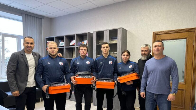 Тяжелоатлеты Брянского училища олимпийского резерва получили новую экипировку