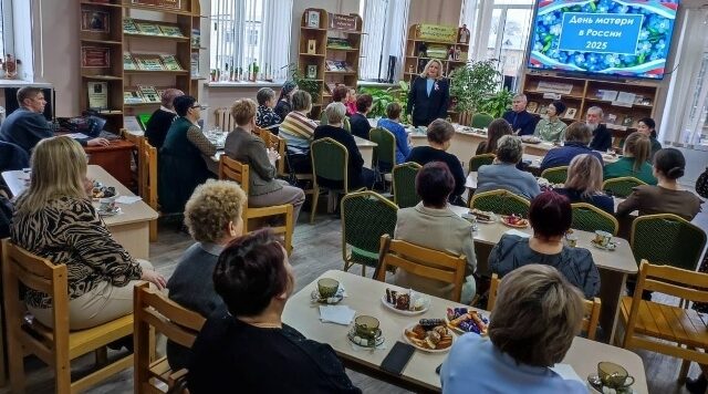 В Почепской библиотеке прошел круглый стол матерей с Комитетом  семей воинов Отечества