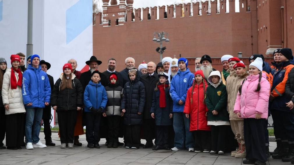 Брянская активистка приняла участие в торжествах на Красной площади