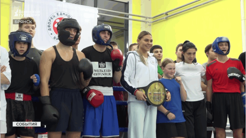 Брянская спортсменка Бабичева одержала первую победу на чемпионате страны по боксу