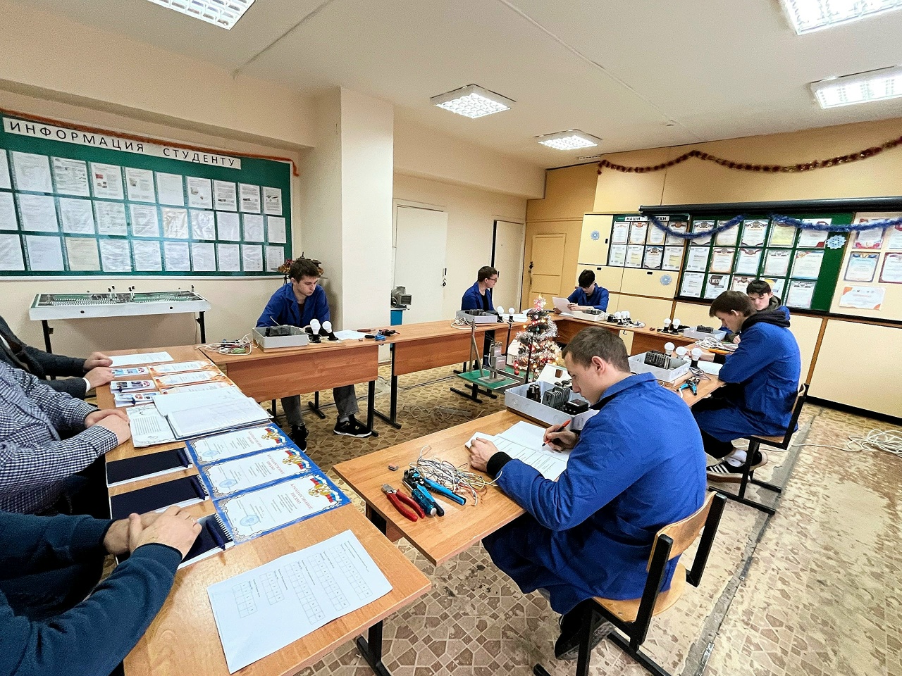 В Почепском техникуме в День энергетика состоялось профессиональное соревнование