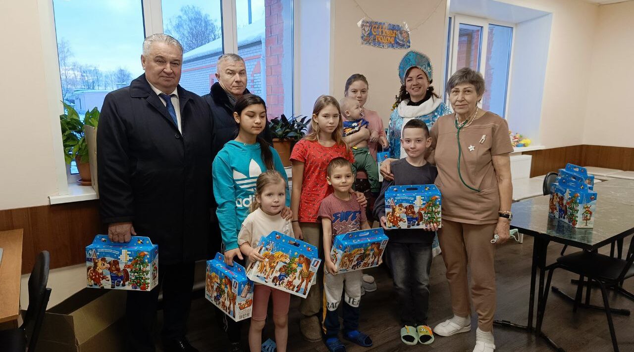 Депутат Брянской облдумы Александр Граборов поздравил детей с Новым годом!