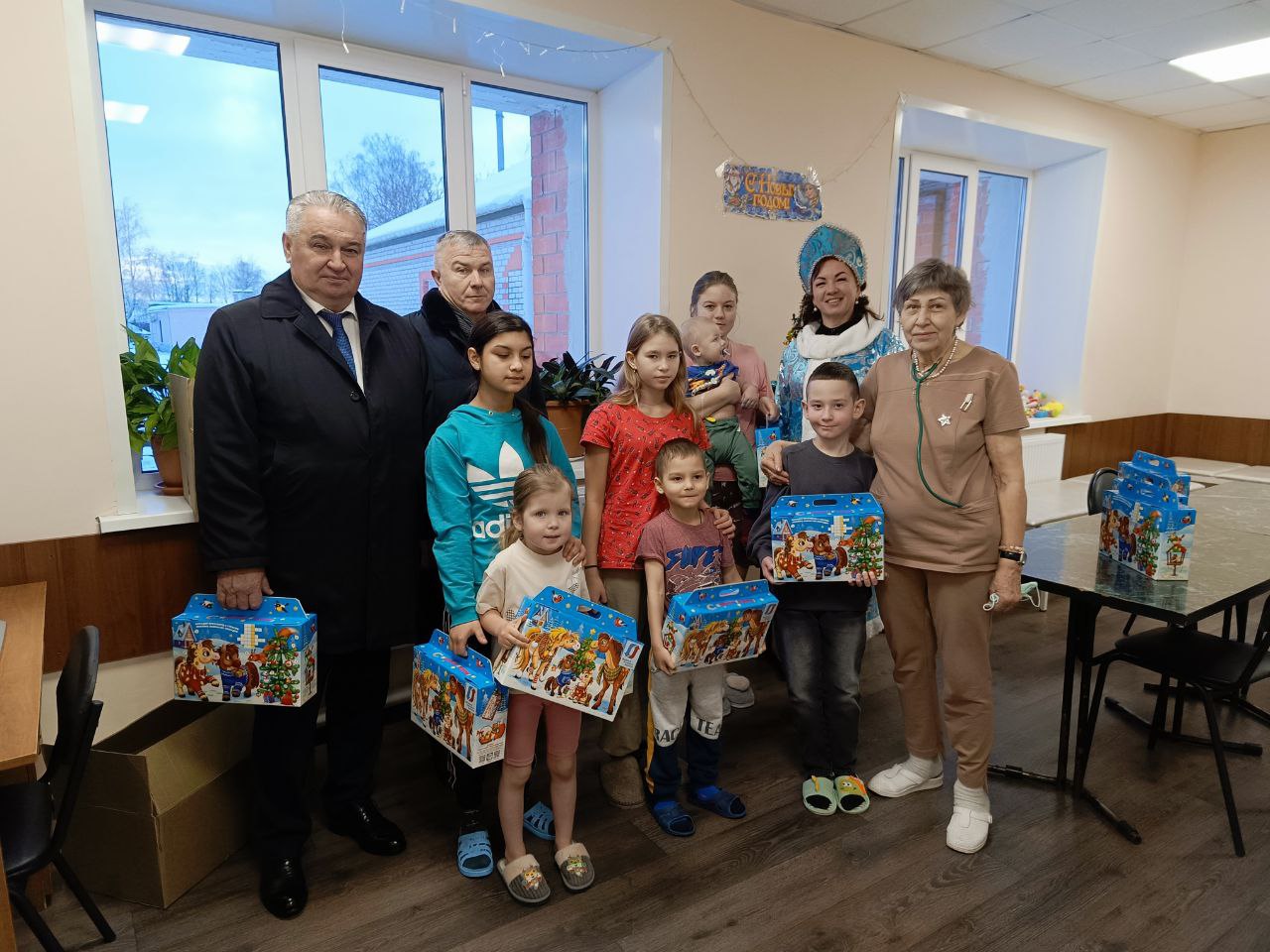 Депутат Брянской облдумы Александр Граборов поздравил детей с Новым годом!