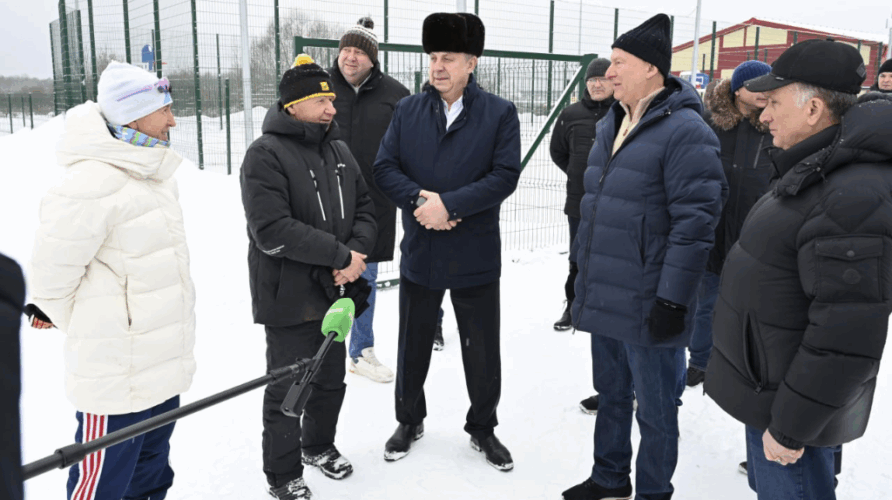 Патрушев встретился с первым тренером брянского лыжника Большунова
