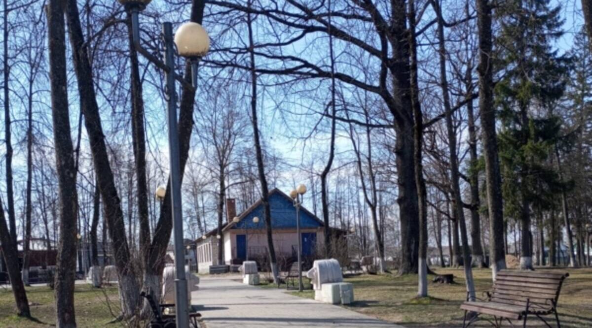 В 2025 году в Клетне был обновлен игровой комплекс в городском парке