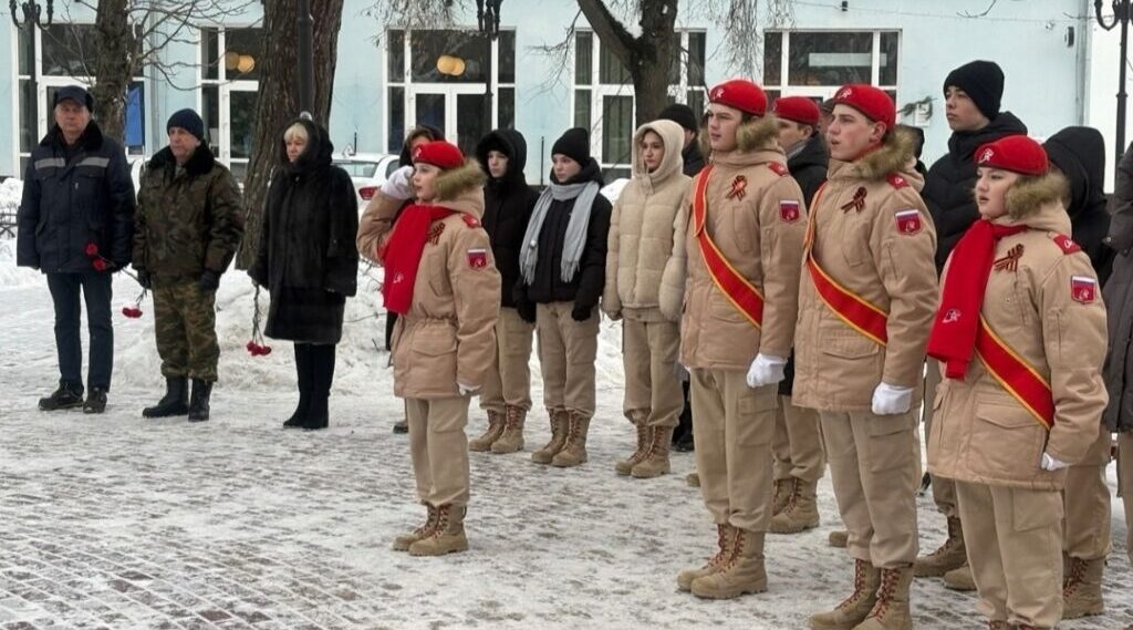 В Брянске стартовал патриотический месячник
