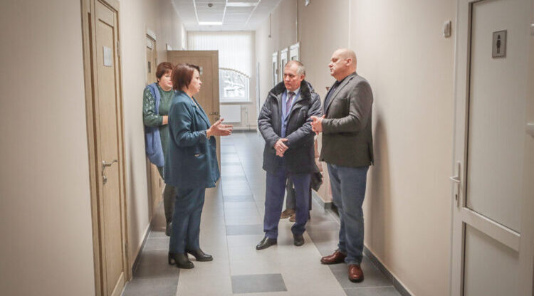 В пристройке к Брянской школе искусств №10 впервые зазвучало пианино