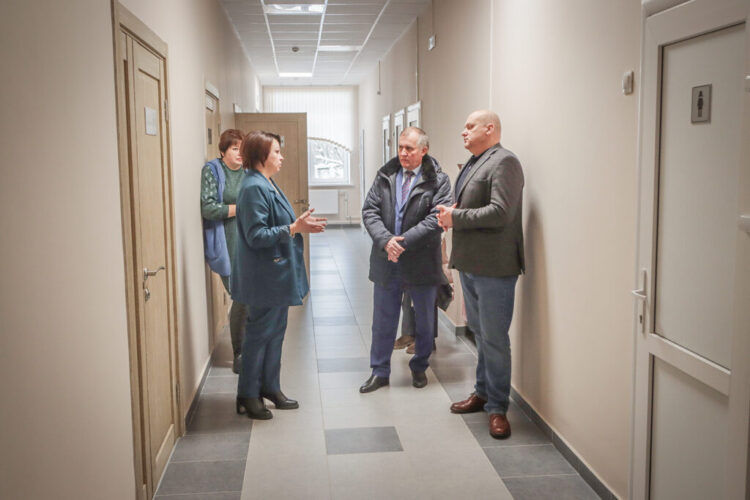 В пристройке к Брянской школе искусств №10 впервые зазвучало пианино