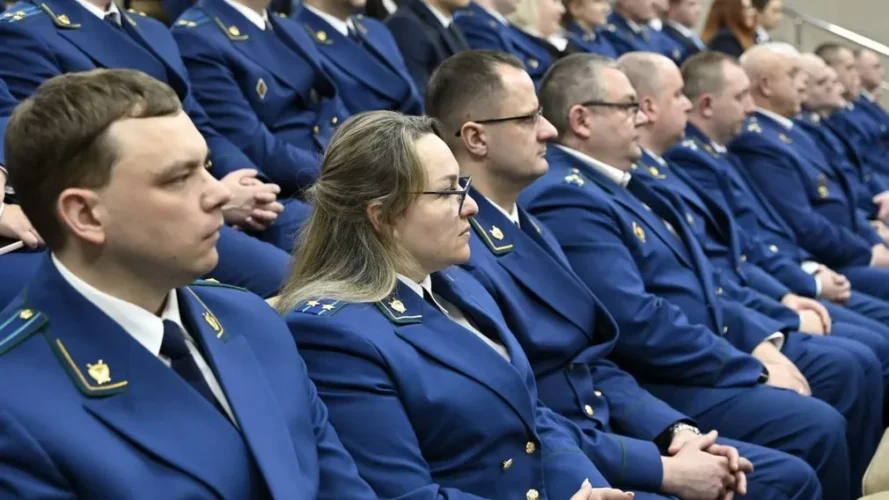 Александр Богомаз выразил признательность ветеранам брянской прокуратуры