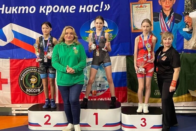 В Брянске прошел турнир по вольной борьбе памяти героя России Дмитрия Седнева