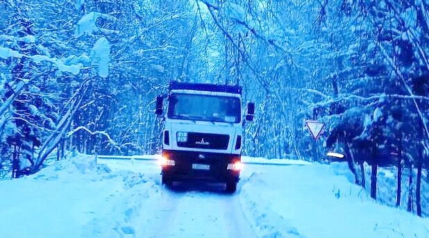 Зима красивая. Проезда нет