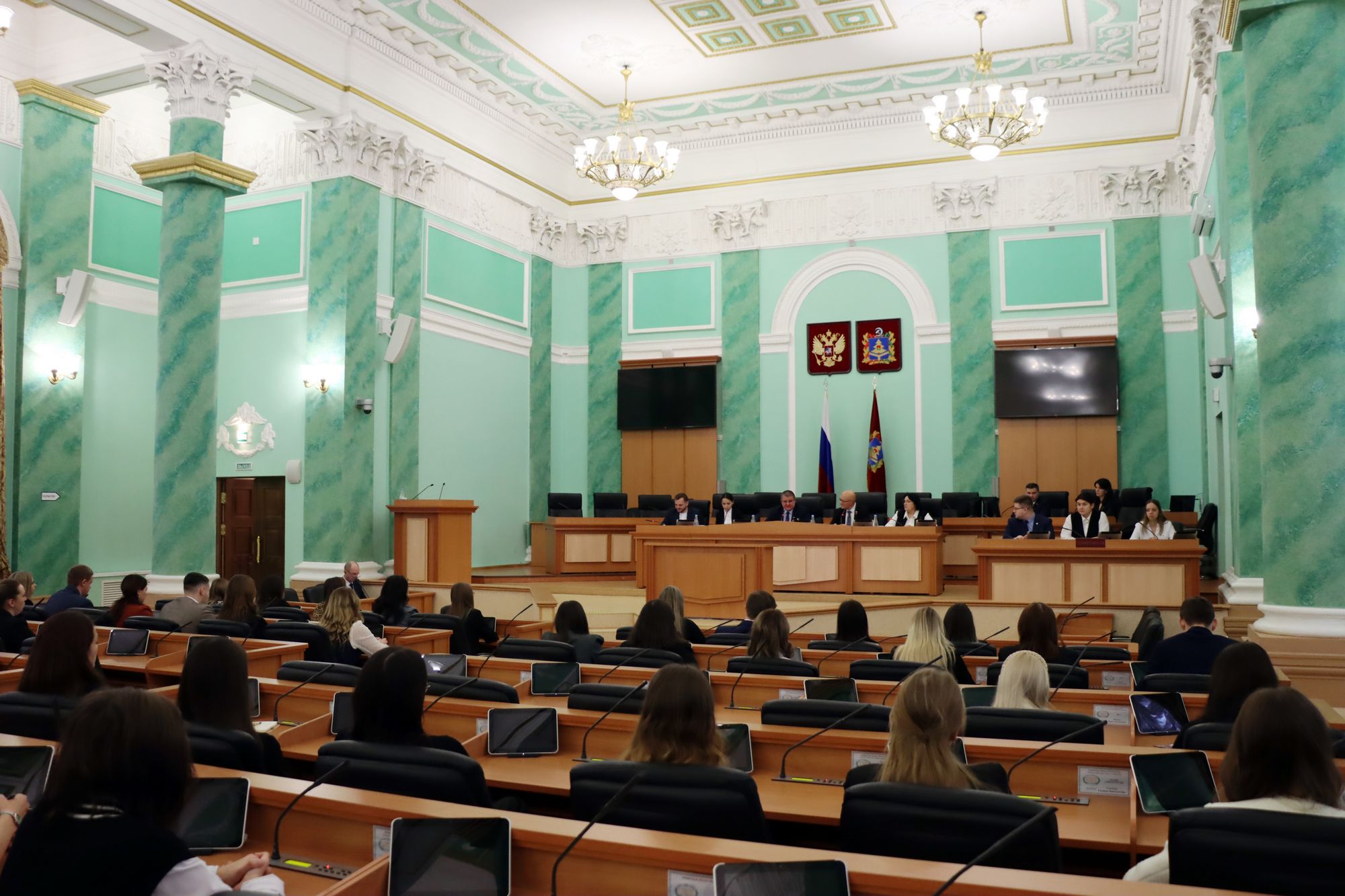 В Брянской областной Думе состоялось заседание Молодежного парламента