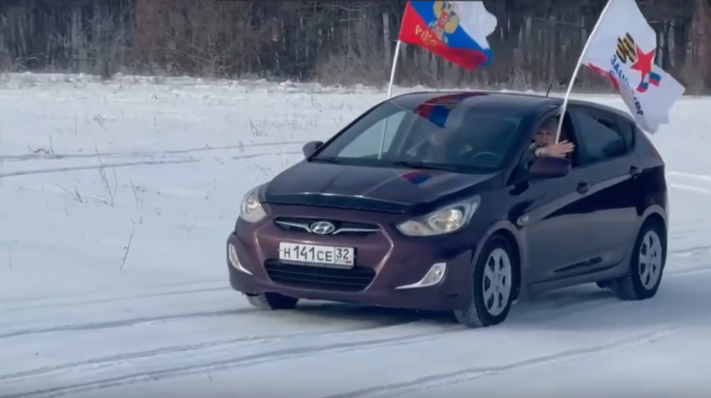 В Брянске накануне Дня защитника Отечества состоялся автопробег