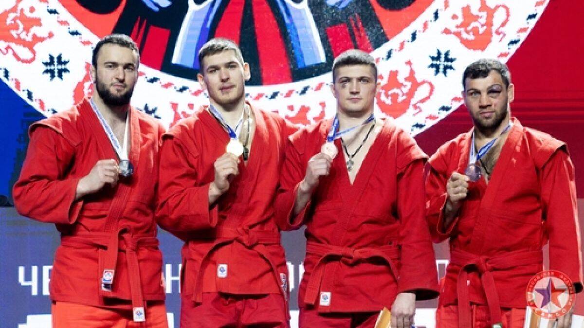 Брянский самбист Мамонов взял бронзу на чемпионате России