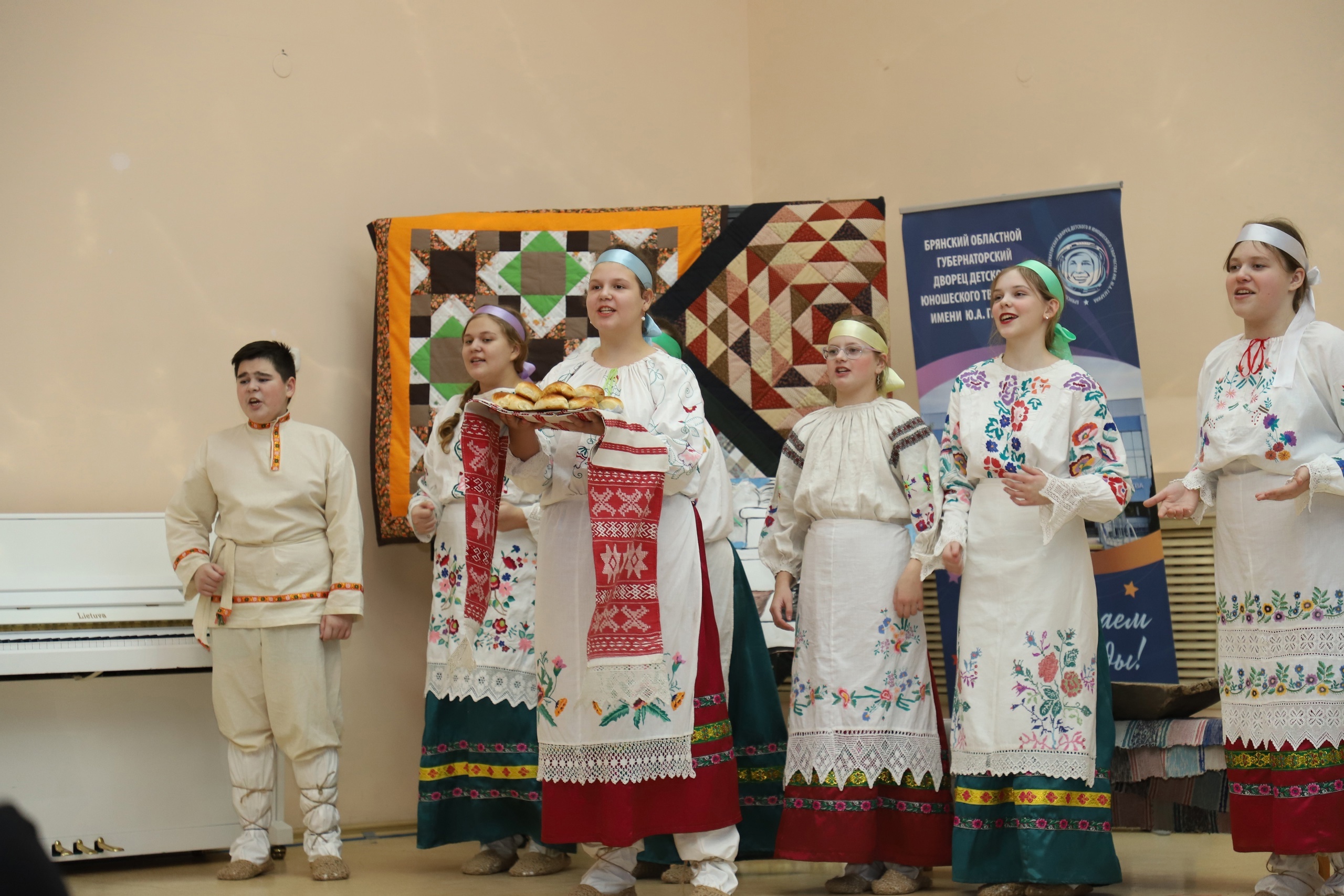 Учащиеся Добродеевской школы стали участниками X Регионального фестиваля детско-юношеских и молодежных фольклорных коллективов «Широкая Масленица»