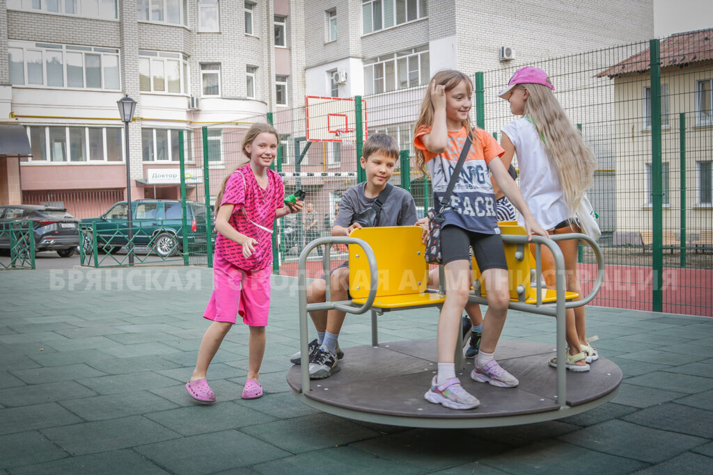 В Брянске планируют отремонтировать семь дворовых территорий