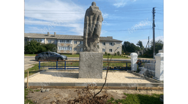 В Новозыбковском городском округе  благоустраивают мемориальные комплексы