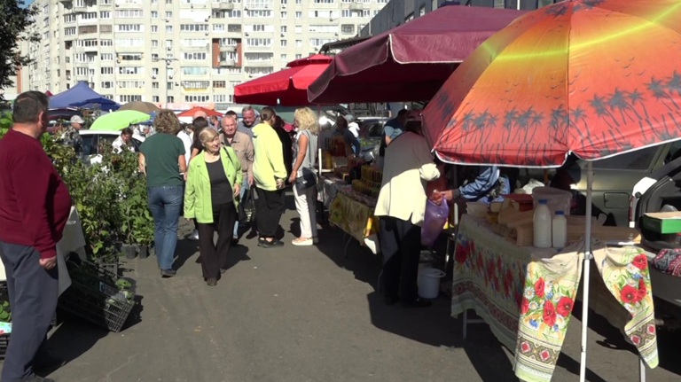 В Брянске продолжили работу ярмарки выходного дня