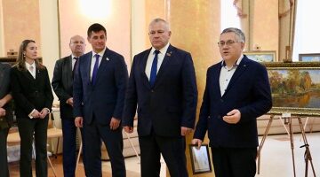 В Брянской областной Думе открылась выставка работ Игоря Лузанова