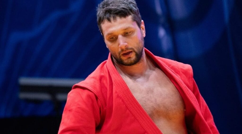 Прославленный брянский самбист Артём Осипенко взял бронзу чемпионата мира