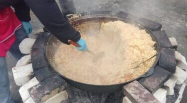 В Климовском районе на Брянщине военнослужащих угощают вкусным пловом