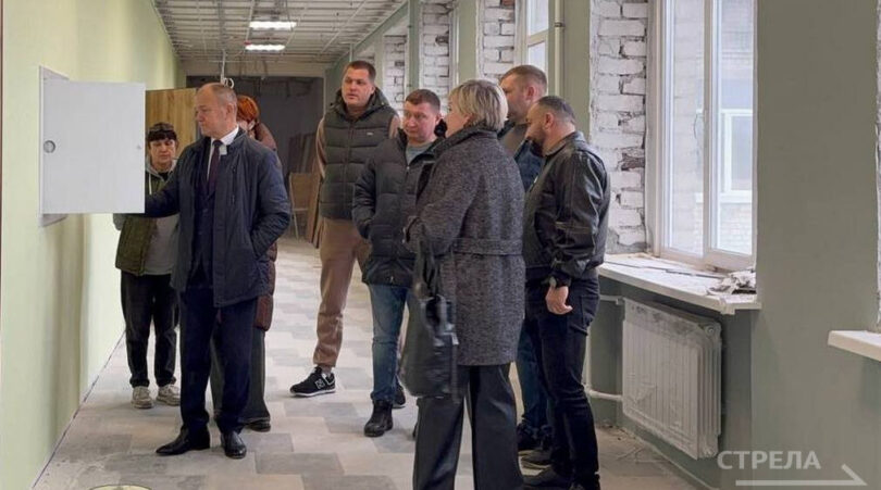 Ход ремонтных работ в школе № 42 осмотрел депутат Госдумы