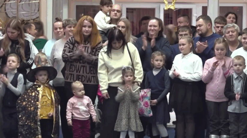 Праздник «Новогоднее чудо» собрал более 400 юных брянцев