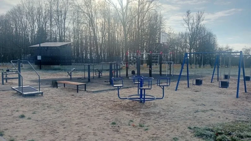 В брянском поселке Красная Гора благоустроили парк