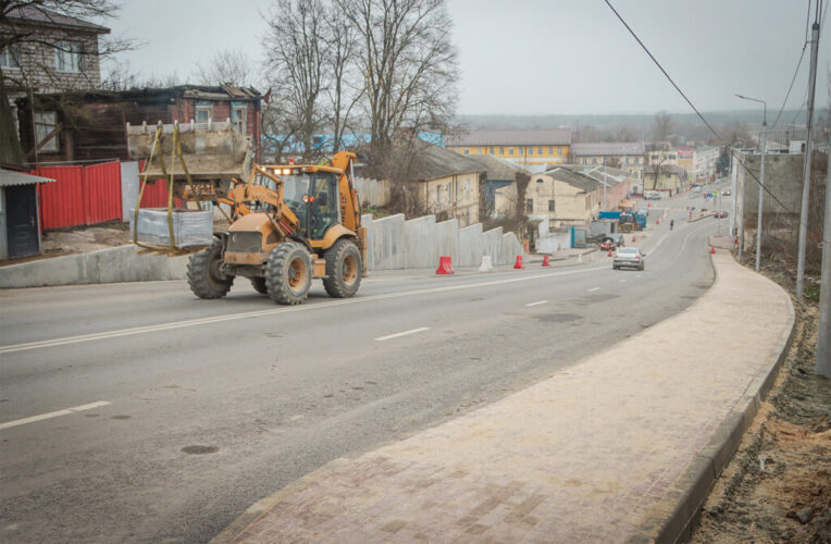 В Брянске на улице Горького появился новый тротуар