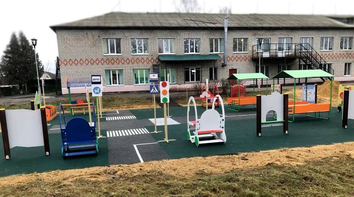 В Стародубе благоустроили ещё одну детскую площадку