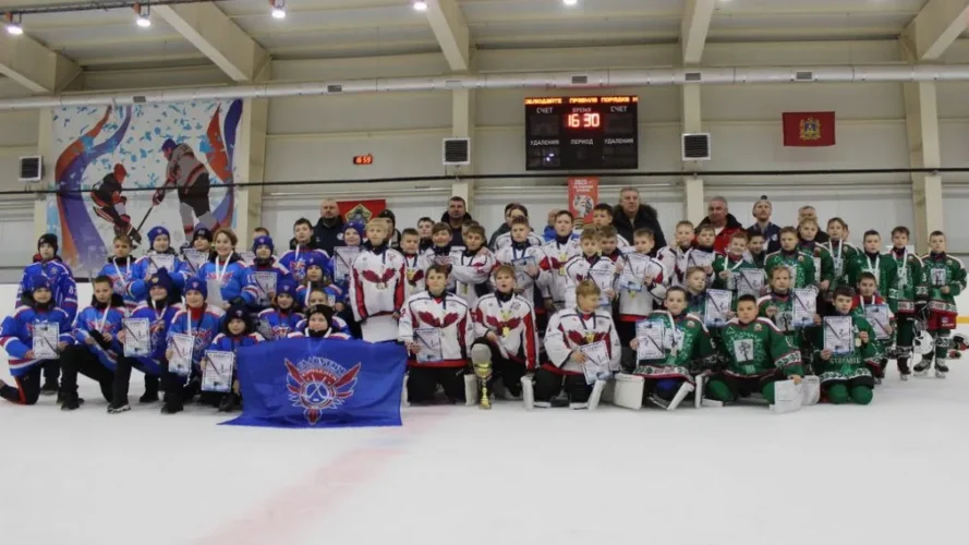 В Почепе прошел финал открытого первенства региона по хоккею