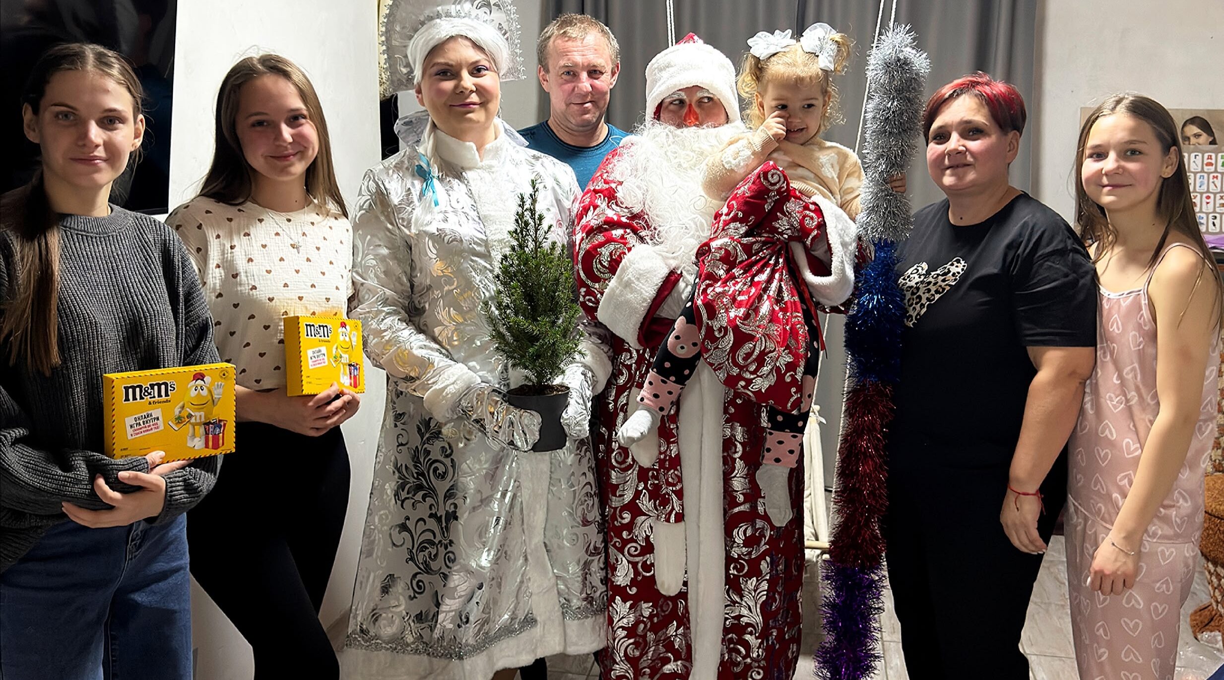 Многодетные семьи сотрудников Почепского техникума поздравили с Новым годом!