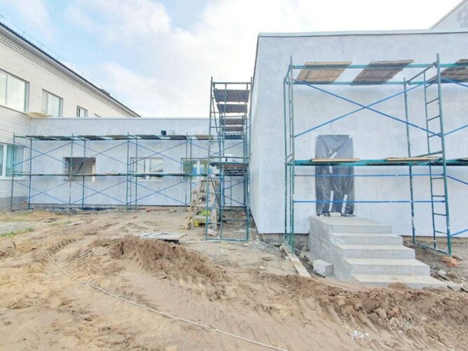 В Сельцо завершается строительство спортивного зала школы Nº 5