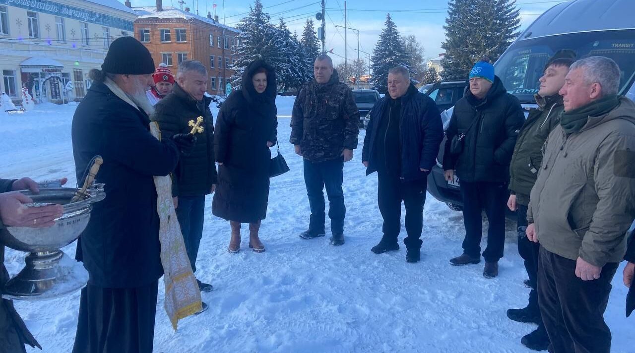 В преддверии празднования Рождества  жители Почепского района передали гуманитарный груз на СВО