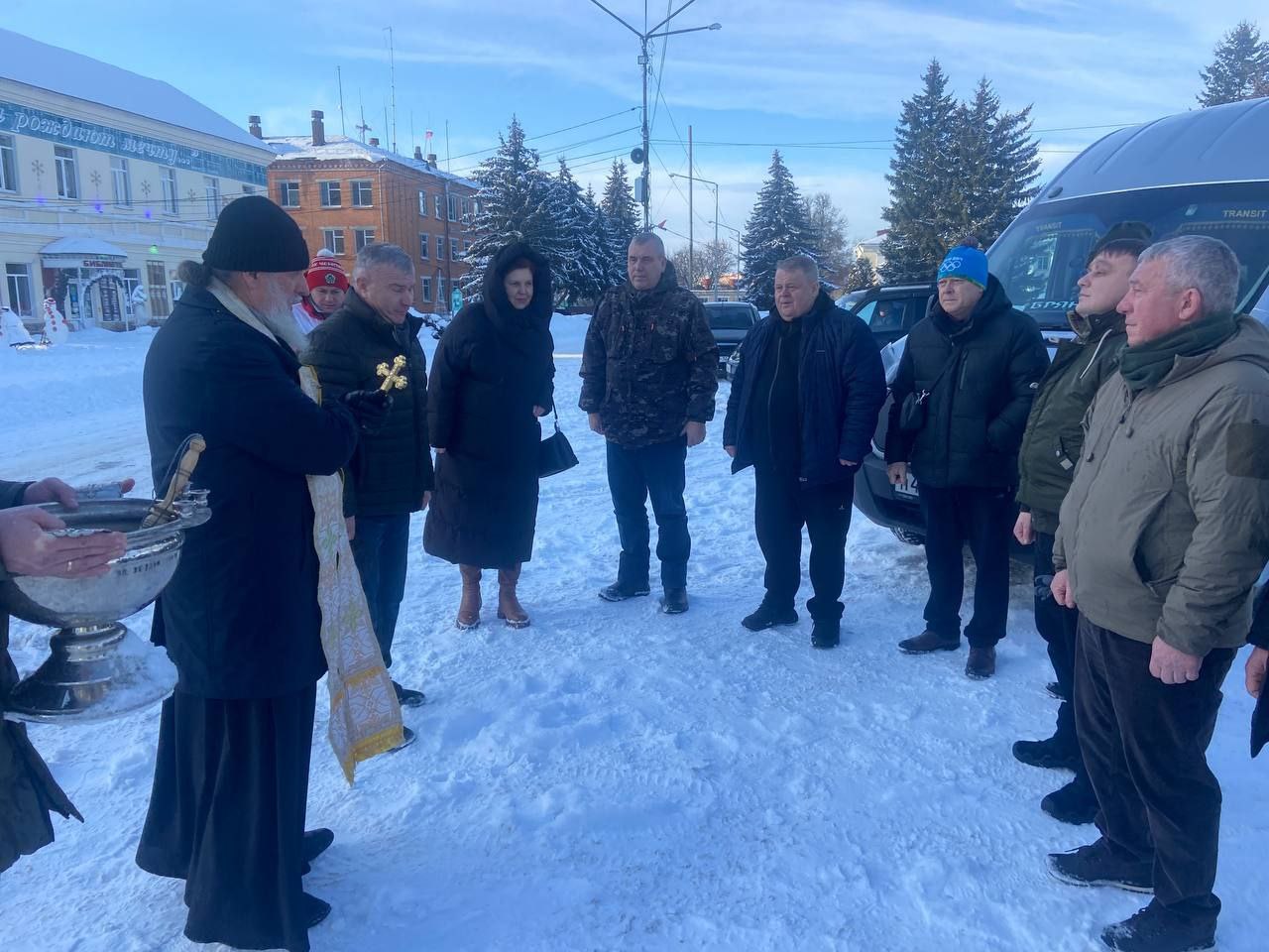 В преддверии празднования Рождества  жители Почепского района передали гуманитарный груз на СВО