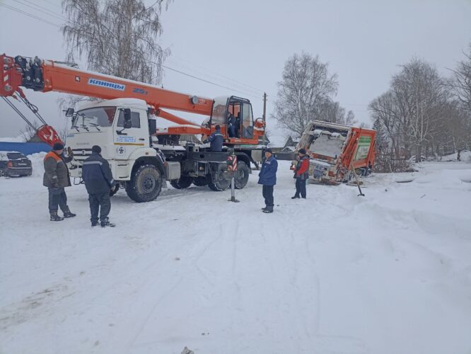 В Погарском районе мусоровоз на сутки угодил в капкан